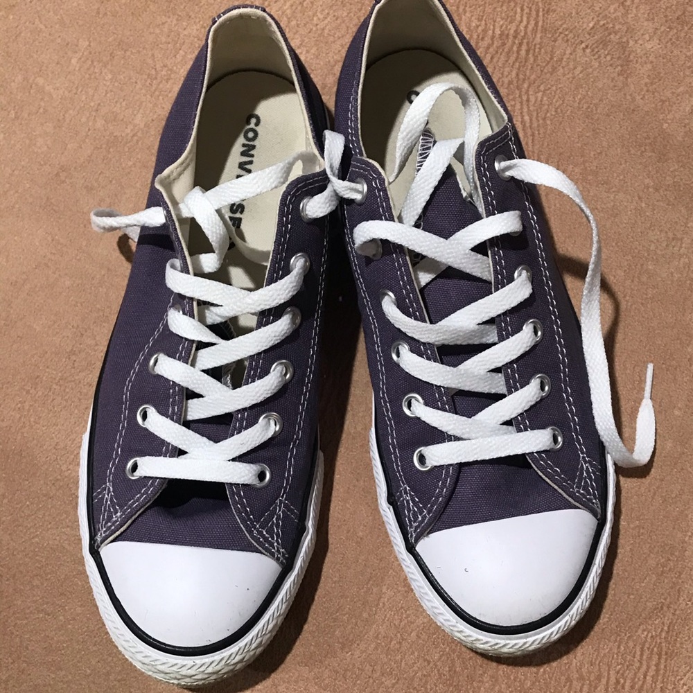 Converse Tennis Shoes